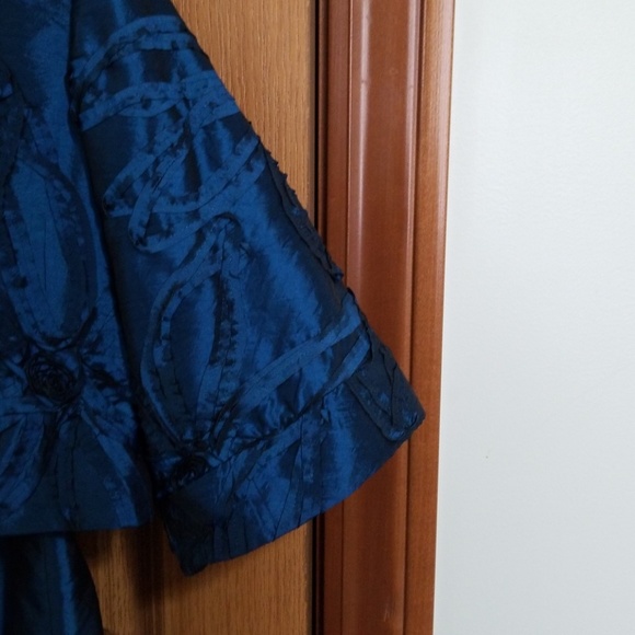 Formal dress - Picture 5 of 8